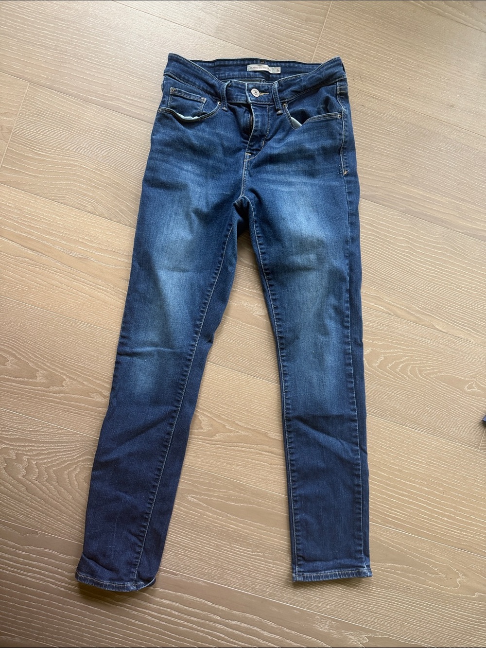 Levi’s Women’s Dark Blue Skinny Jeans
